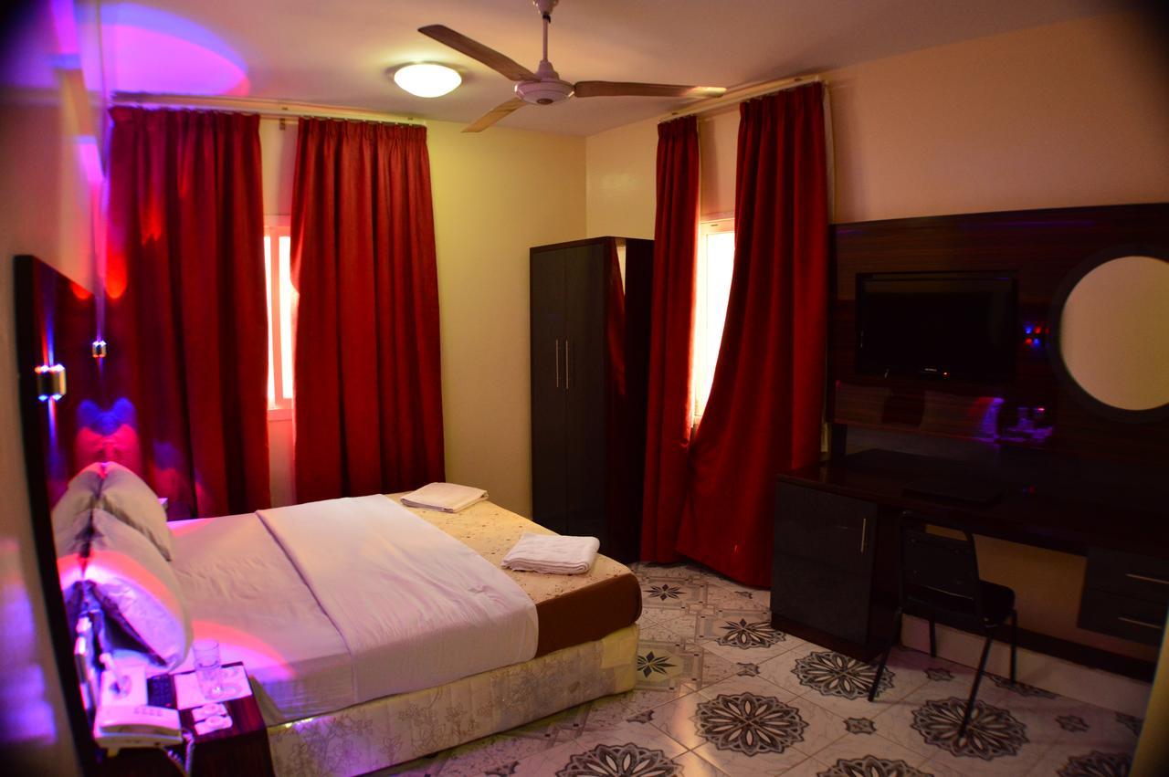 Tehran Hotel ดูไบ ภายนอก รูปภาพ