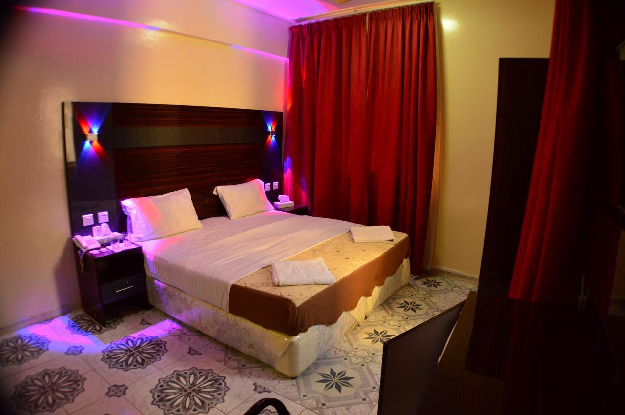 Tehran Hotel ดูไบ ภายนอก รูปภาพ