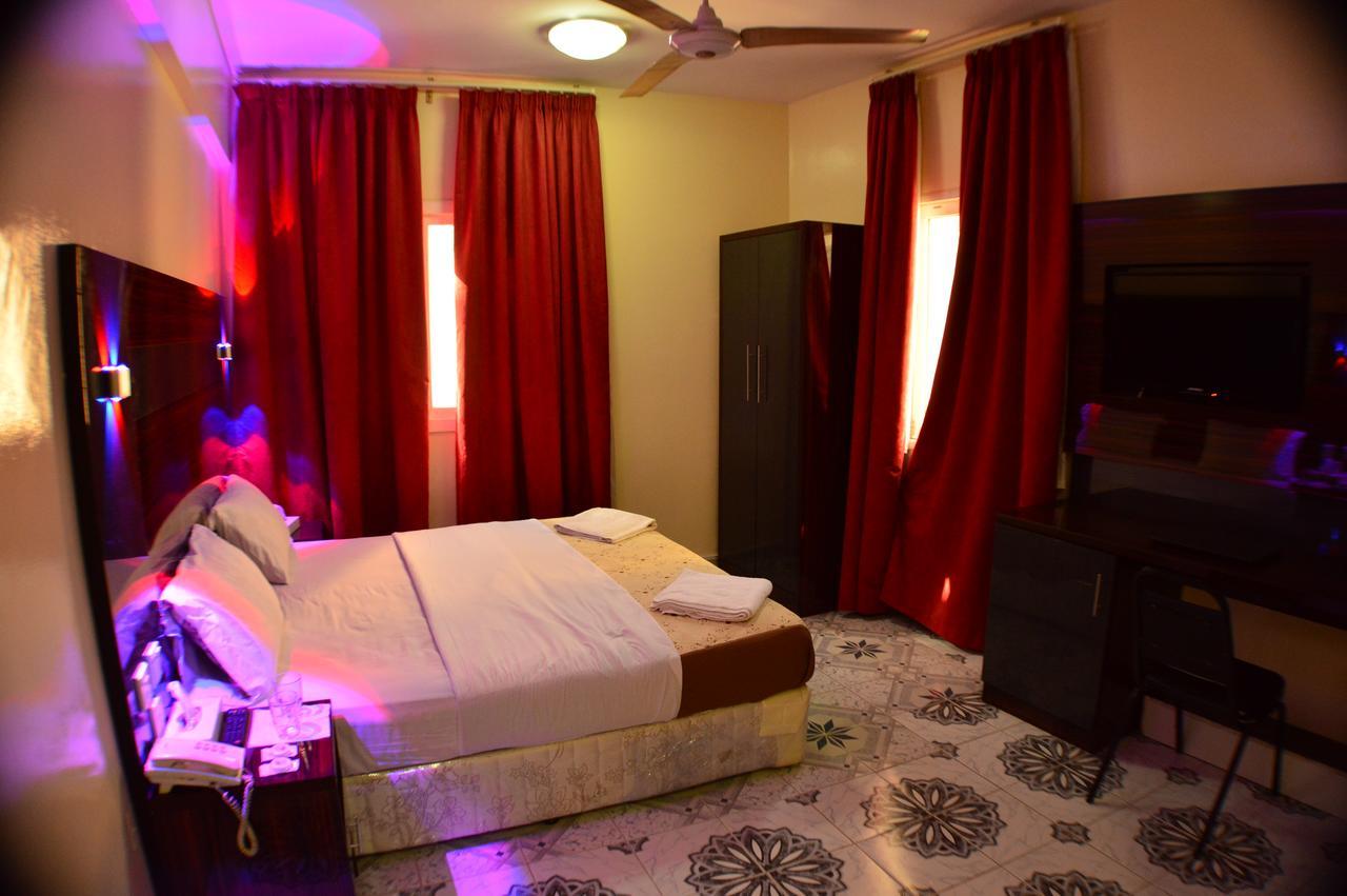 Tehran Hotel ดูไบ ภายนอก รูปภาพ